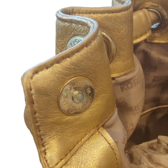 Michael Kors Metallic Satchel EUC 💖 - Picture 5 of 13